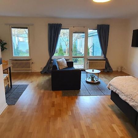 Apartment With Garden Near Metro! Stockholm Luaran gambar