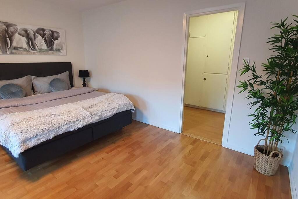 Apartment With Garden Near Metro! Stockholm Luaran gambar