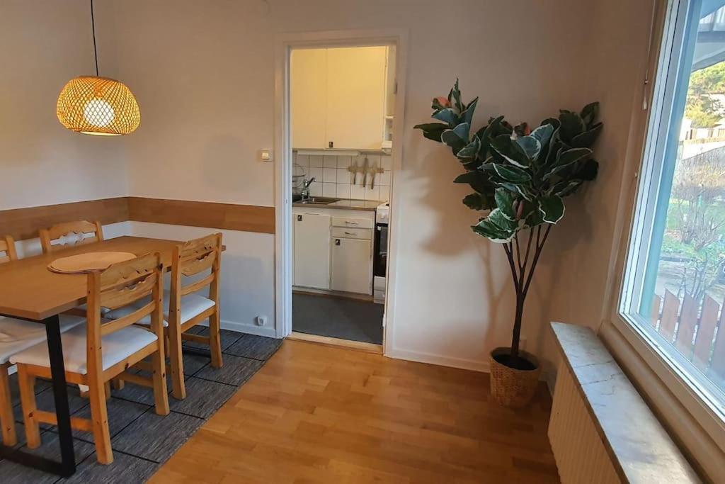 Apartment With Garden Near Metro! Stockholm Luaran gambar
