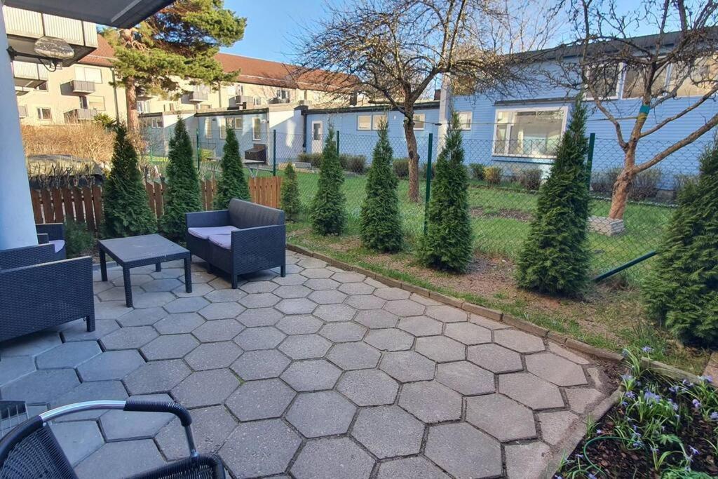 Apartment With Garden Near Metro! Stockholm Luaran gambar